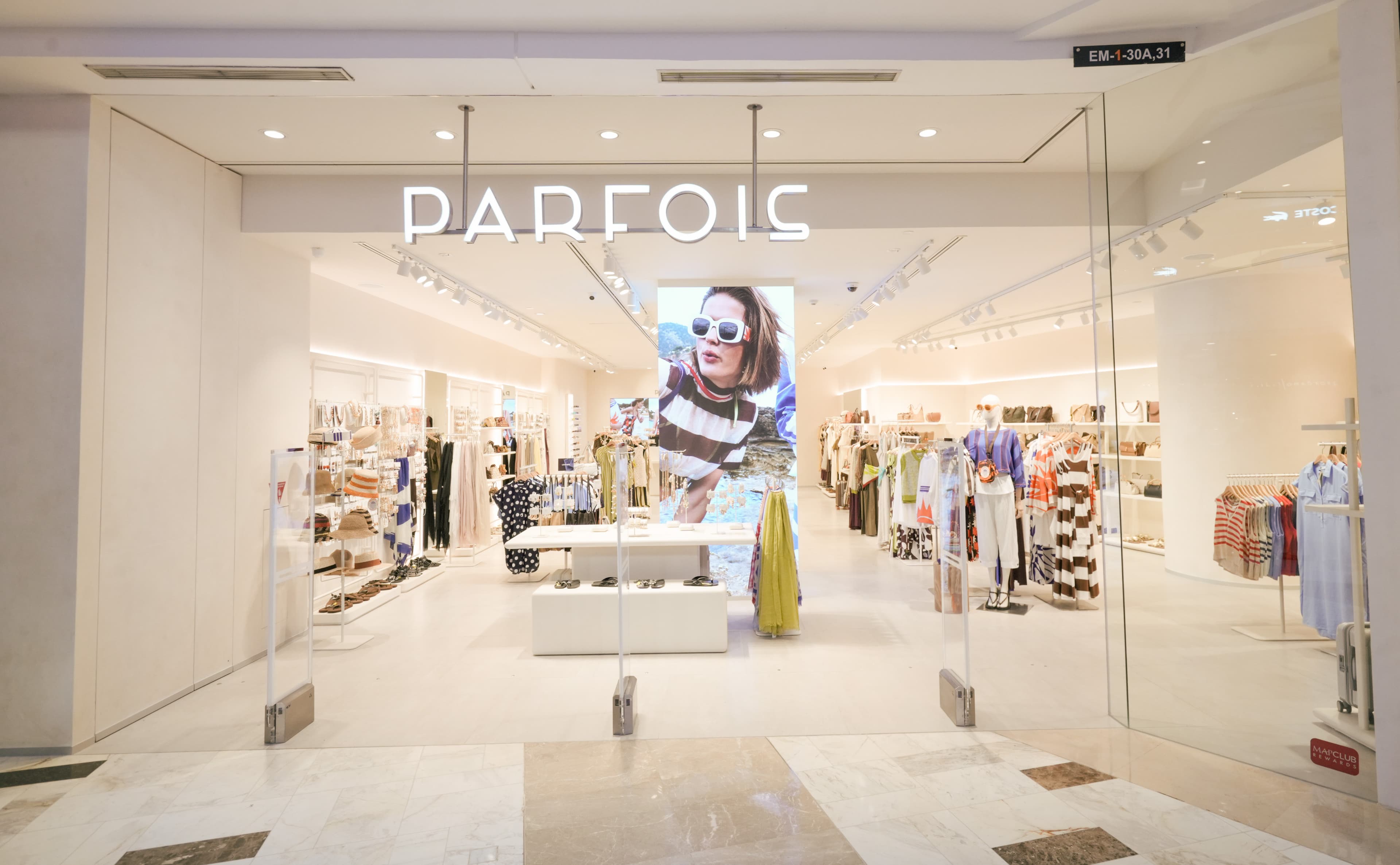 Dok. Parfois